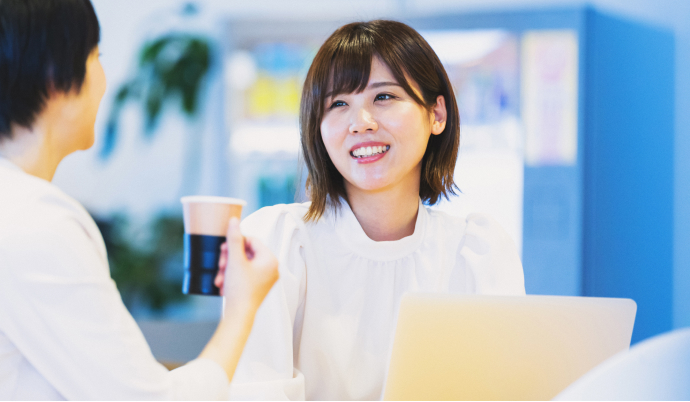 知人と話ししている様子